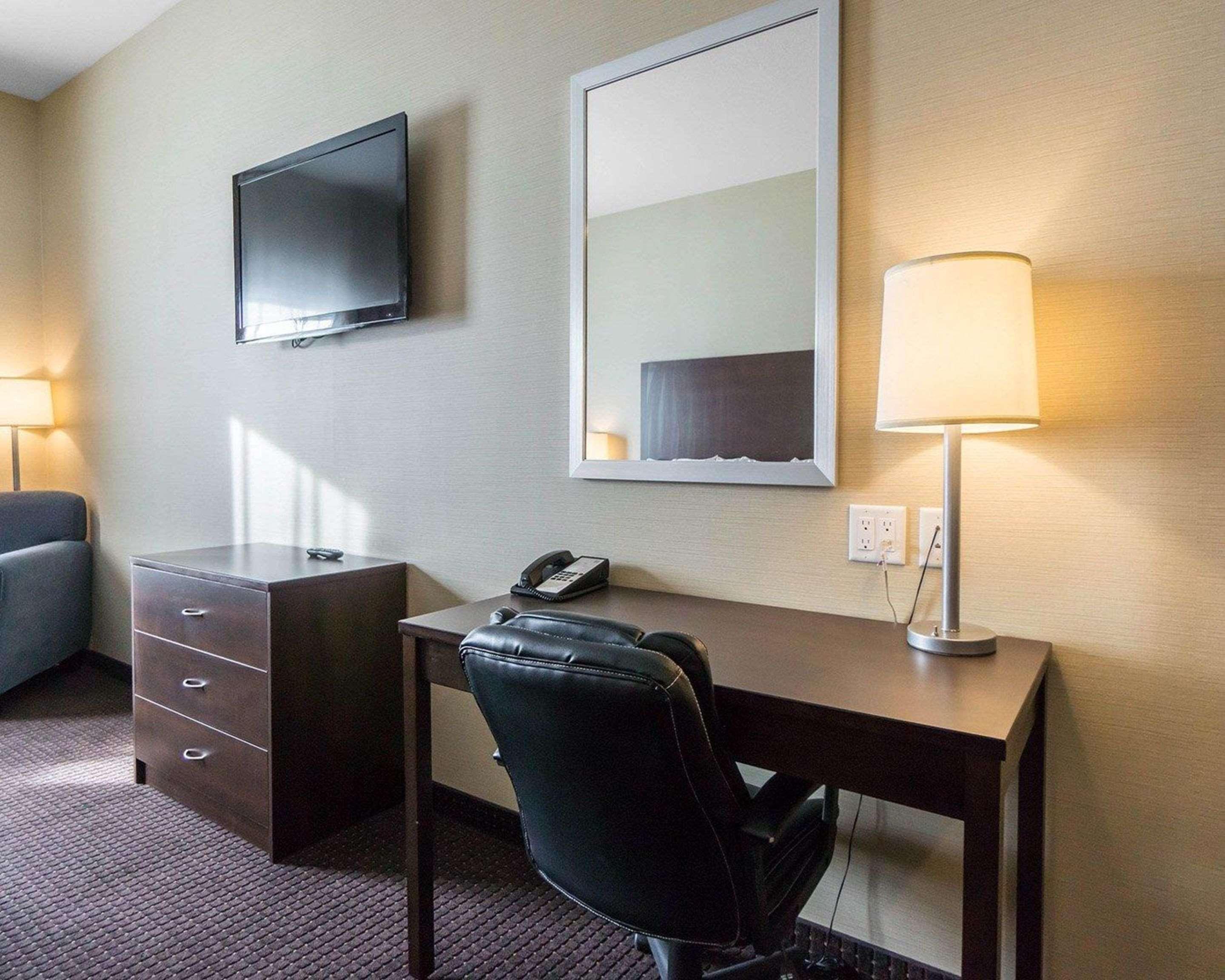 Comfort Inn & Suites Fox Creek Екстериор снимка