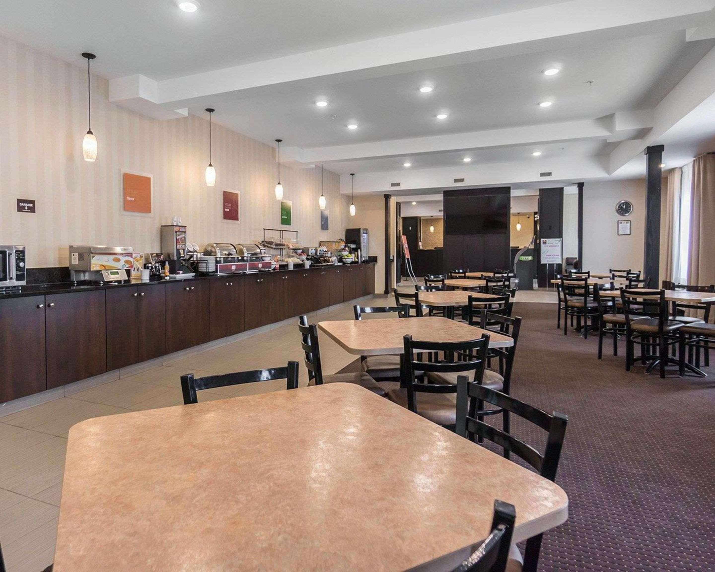 Comfort Inn & Suites Fox Creek Екстериор снимка