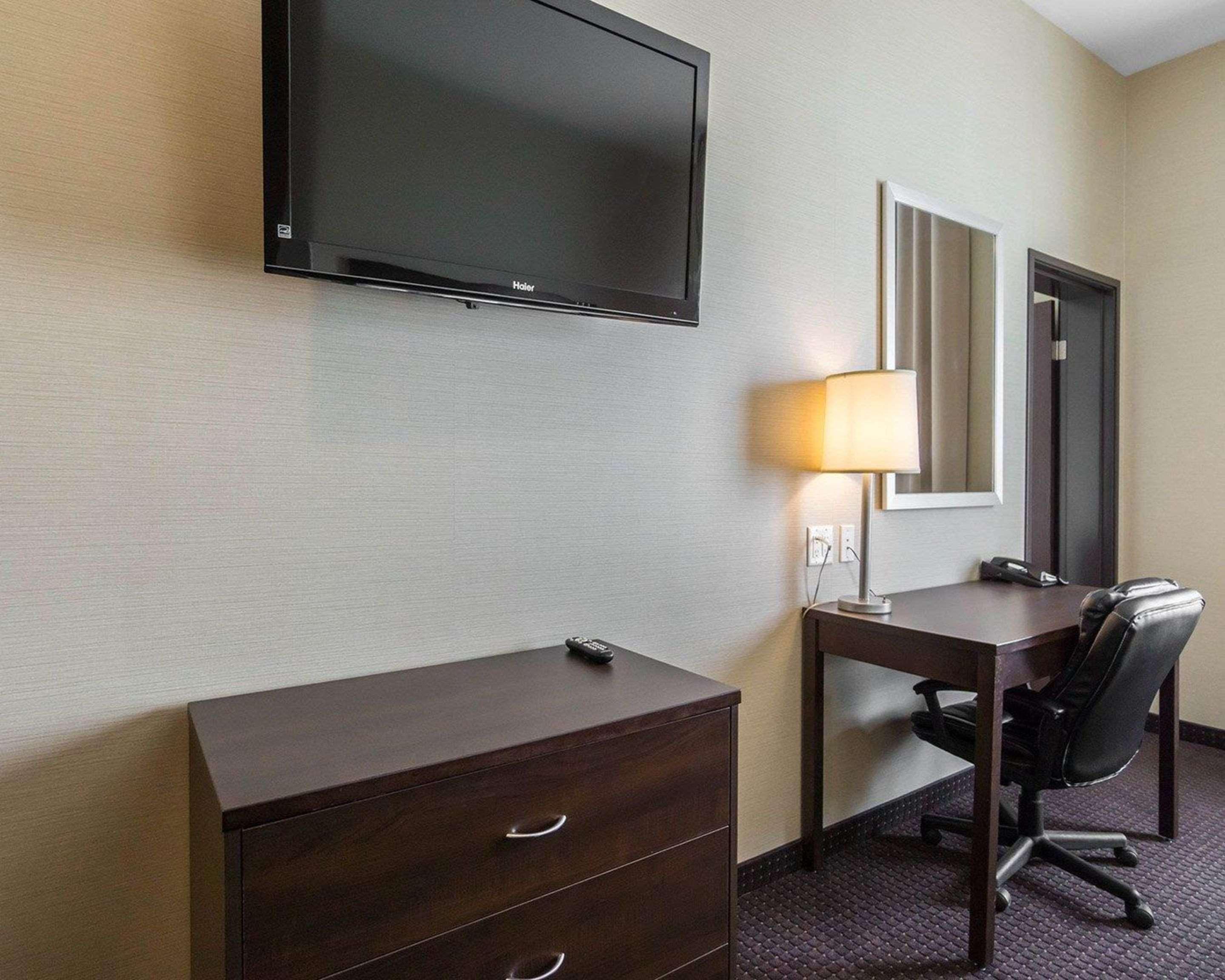 Comfort Inn & Suites Fox Creek Екстериор снимка