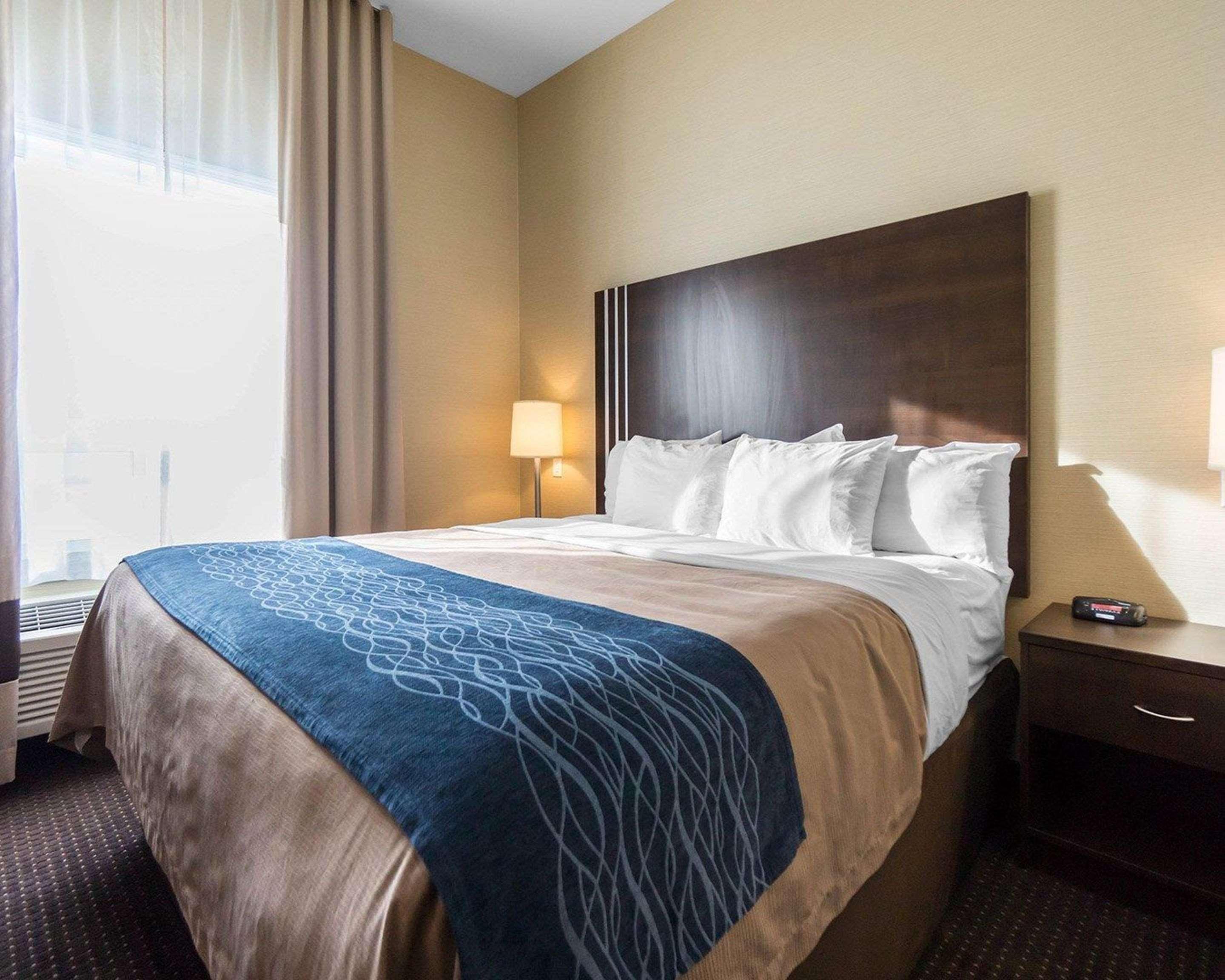 Comfort Inn & Suites Fox Creek Екстериор снимка