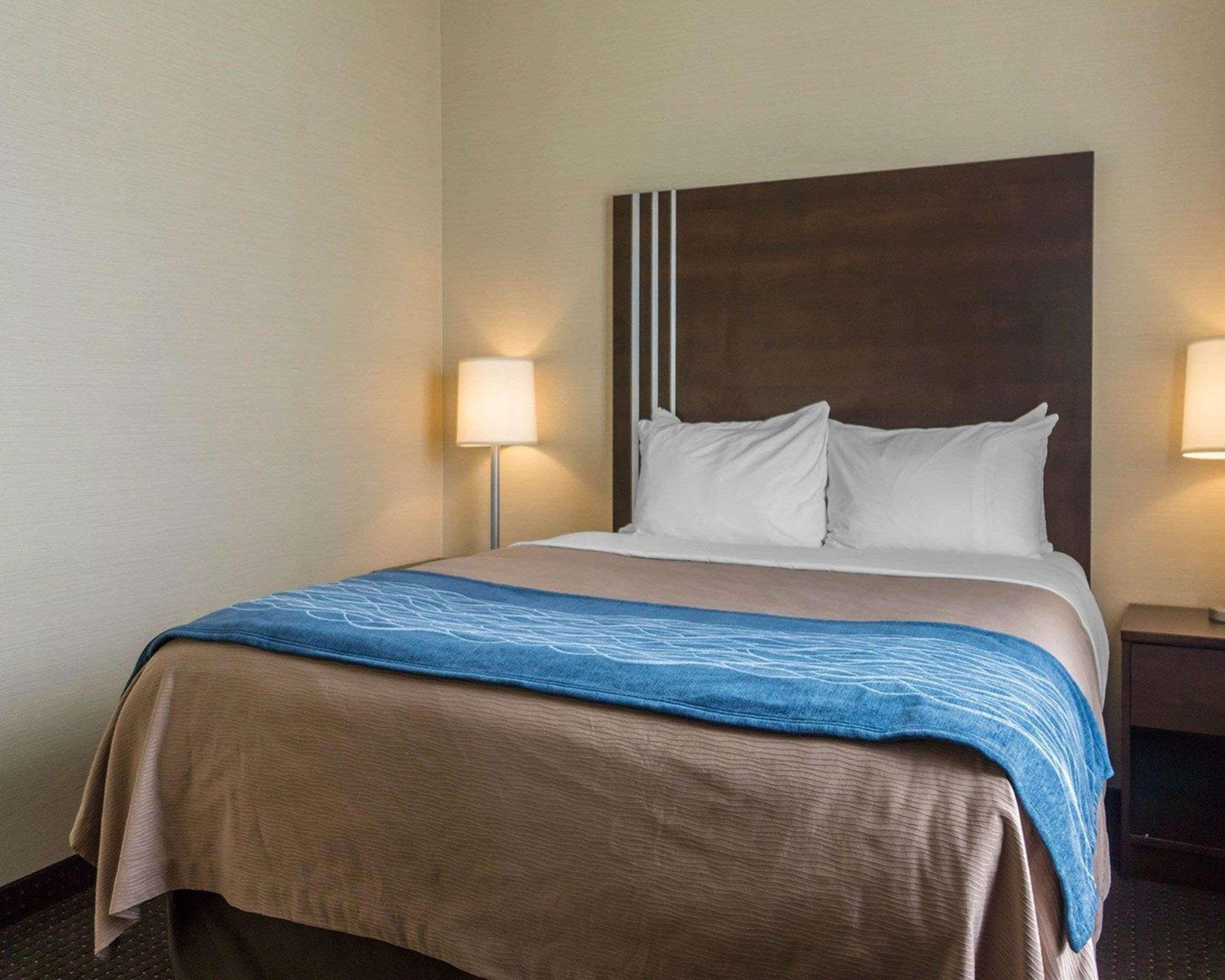 Comfort Inn & Suites Fox Creek Екстериор снимка