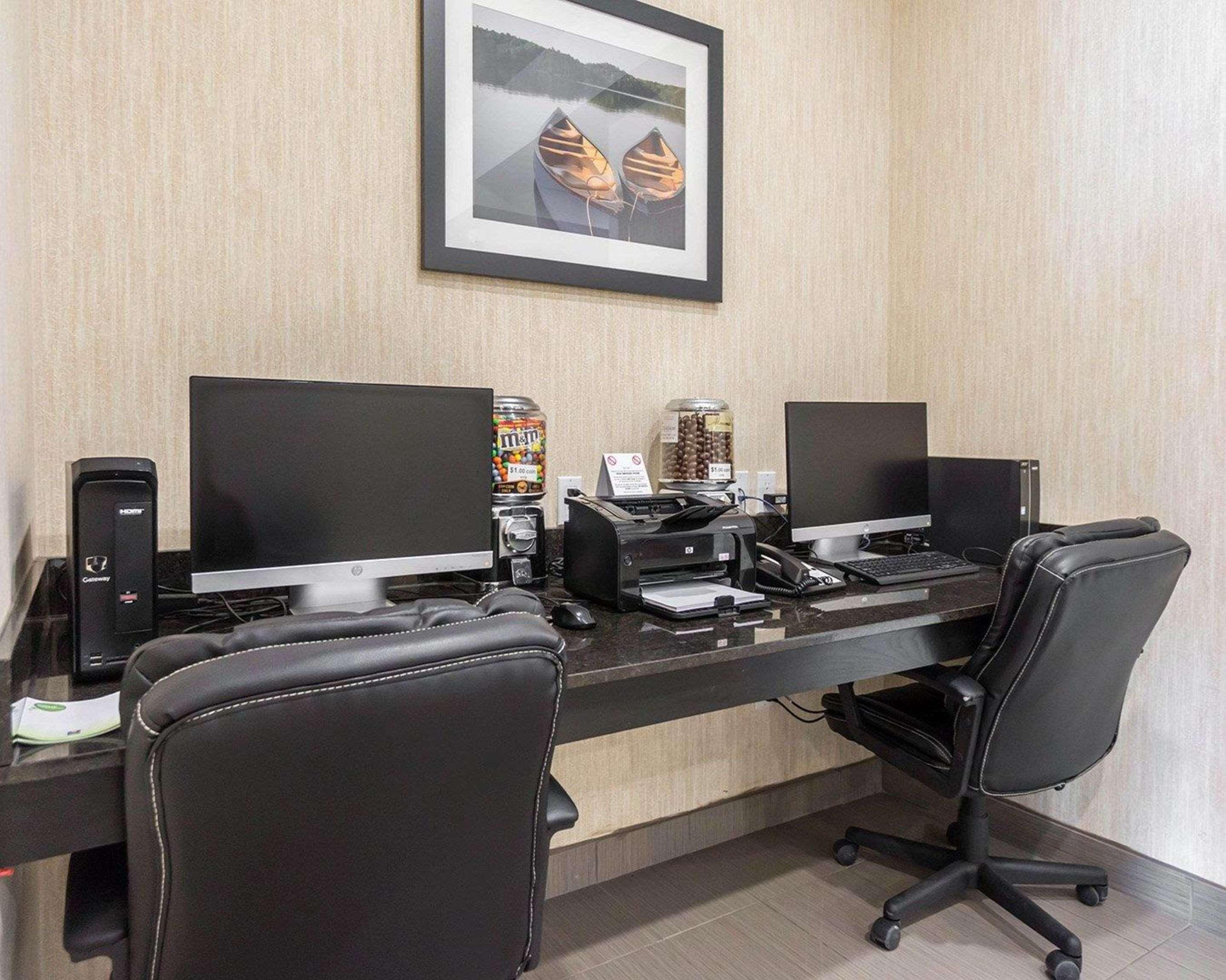 Comfort Inn & Suites Fox Creek Екстериор снимка