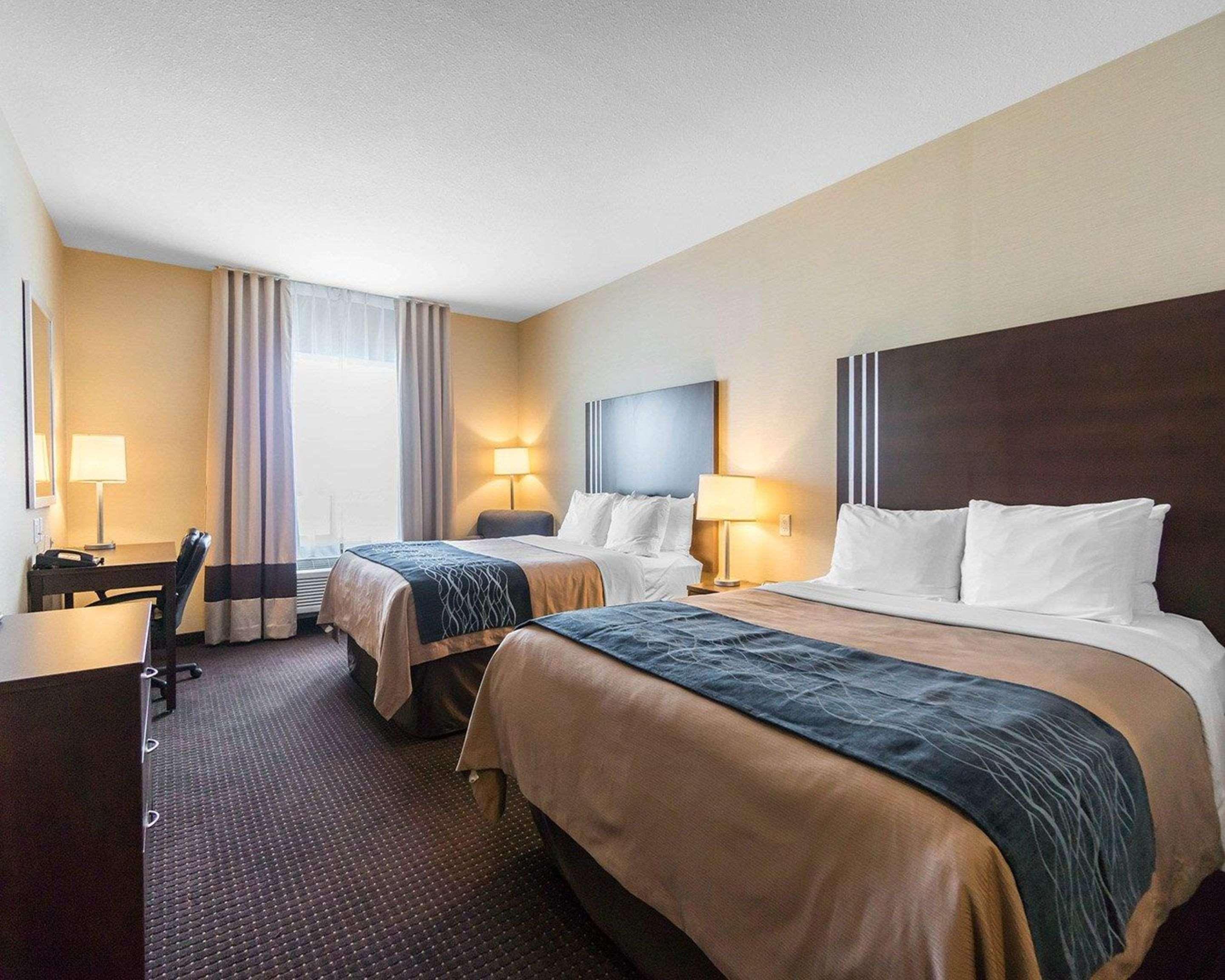 Comfort Inn & Suites Fox Creek Екстериор снимка