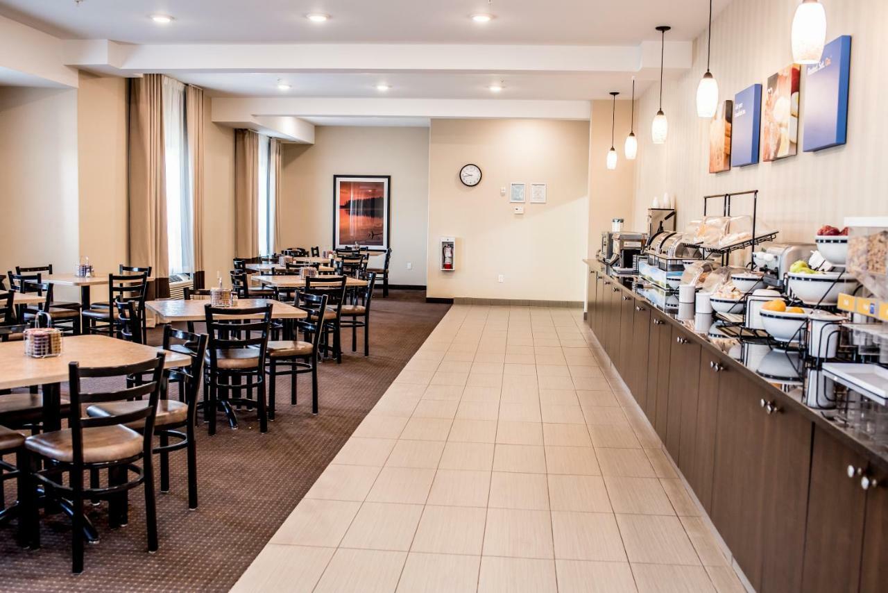Comfort Inn & Suites Fox Creek Екстериор снимка