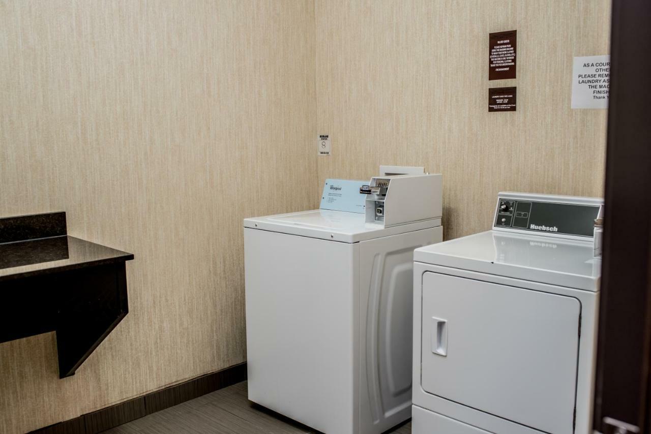 Comfort Inn & Suites Fox Creek Екстериор снимка
